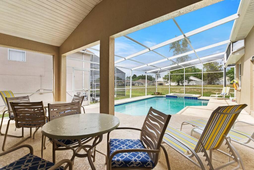 Spacious Themed 5bed Villa! Private Heated Enclosed Pool/spa/bbq!